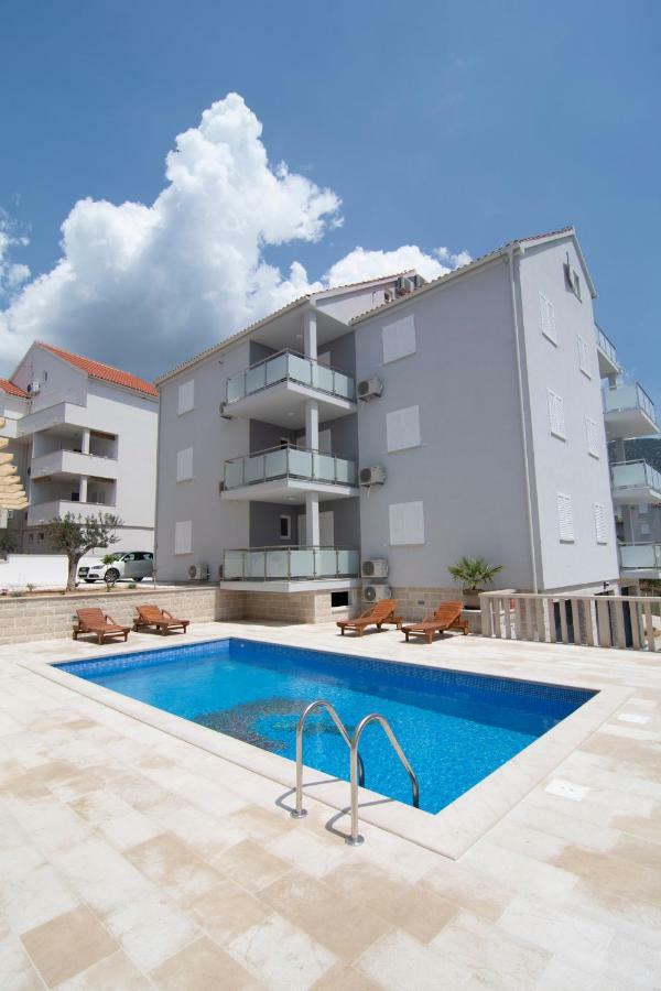 Apartments Sara 2 Bol Exterior photo